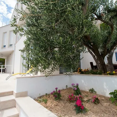 Apartmán Luxury By The Sea 2 *